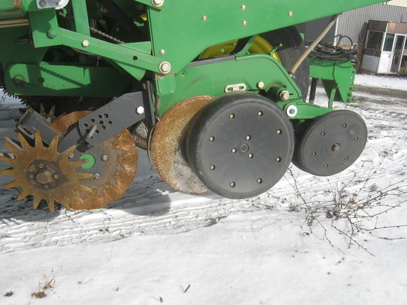 Planting Equipment  John Deere 1760 Planter   Photo